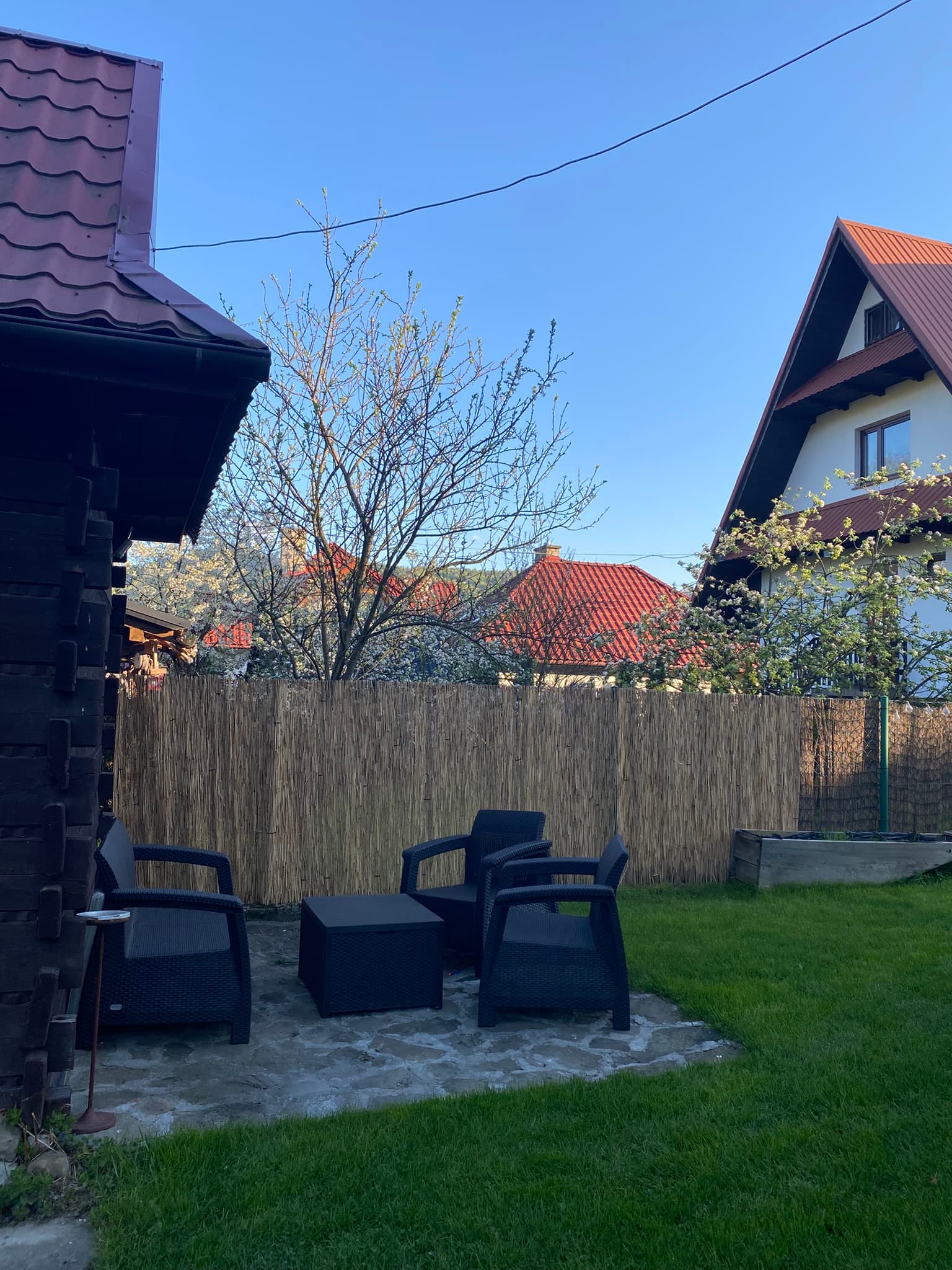 Ogród w Gawędówce z altaną i miejscem do relaksu